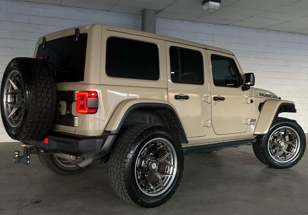 Jeep Wrangler 392 Rental | Bonnaroo Luxury